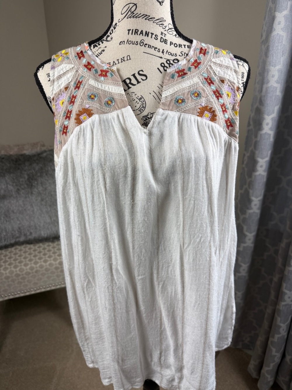One September by Anthropologie Embroidered Sleeveless Boho Tunic